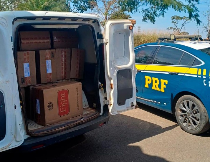 PRF prende homem com 25000 maços de cigarro contrabandeados do Paraguai